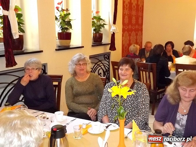 Zdjęcie w galerii na portalu naszraciborz.pl: Jesień życia też może być piękna. Dzień Seniora w restauracji Raciborskiej wiadomości z regionu