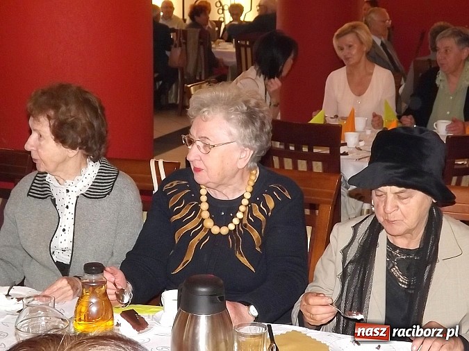 Zdjęcie w galerii na portalu naszraciborz.pl: Jesień życia też może być piękna. Dzień Seniora w restauracji Raciborskiej wiadomości z regionu