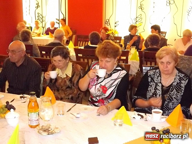 Zdjęcie w galerii na portalu naszraciborz.pl: Jesień życia też może być piękna. Dzień Seniora w restauracji Raciborskiej wiadomości z regionu