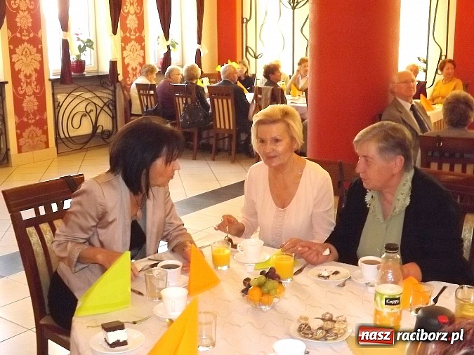 Zdjęcie w galerii na portalu naszraciborz.pl: Jesień życia też może być piękna. Dzień Seniora w restauracji Raciborskiej wiadomości z regionu