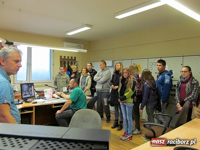 Zdjęcie w galerii na portalu naszraciborz.pl: Uczniowie G5 w ZWiK wiadomości z regionu