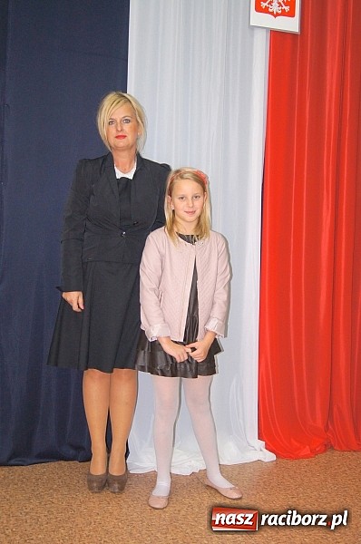 Zdjęcie w galerii na portalu naszraciborz.pl: Uczennica SP4 w finale og&oacute;lnopolskiego konkursu literackiego wiadomości z regionu
