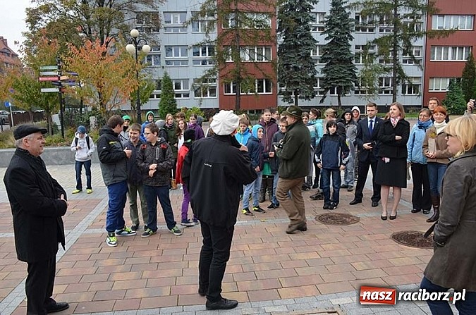 Zdjęcie w galerii na portalu naszraciborz.pl: W Katowicach otwarto ścieżkę edukacyjną Aleja drzew polskich wiadomości z regionu