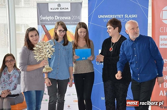 Zdjęcie w galerii na portalu naszraciborz.pl: W Katowicach otwarto ścieżkę edukacyjną Aleja drzew polskich wiadomości z regionu