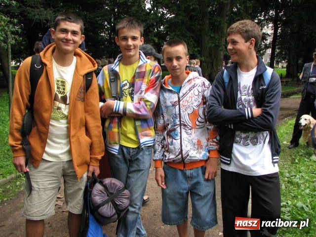 Zdjęcie w galerii na portalu naszraciborz.pl: Wyjechał II turnus do Pleśnej wiadomości z regionu