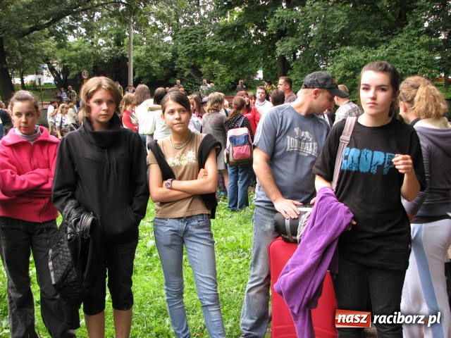 Zdjęcie w galerii na portalu naszraciborz.pl: Wyjechał II turnus do Pleśnej wiadomości z regionu