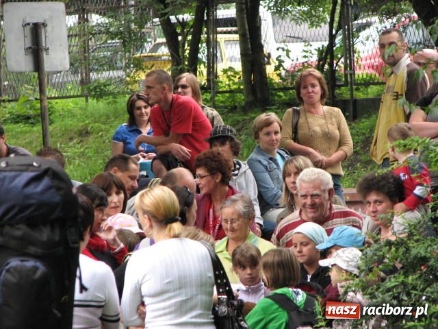 Zdjęcie w galerii na portalu naszraciborz.pl: Wyjechał II turnus do Pleśnej wiadomości z regionu