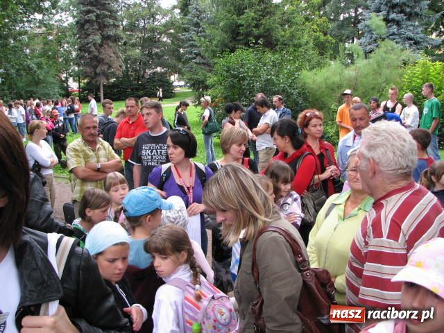 Zdjęcie w galerii na portalu naszraciborz.pl: Wyjechał II turnus do Pleśnej wiadomości z regionu