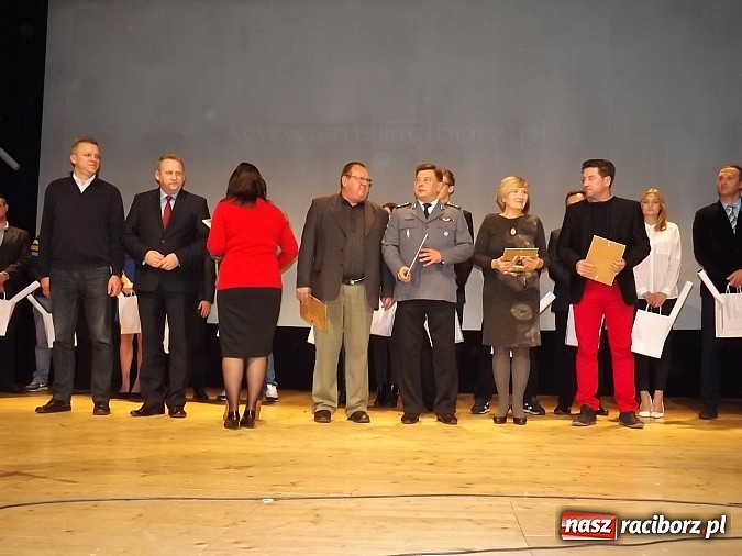 Zdjęcie w galerii na portalu naszraciborz.pl: Owacje na stojąco po premierze Kuzyna! wiadomości z regionu