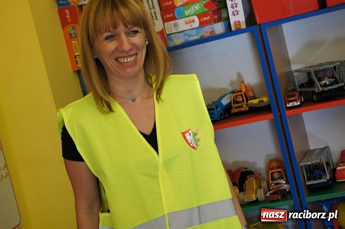 Zdjęcie w galerii na portalu naszraciborz.pl: Gmina ufundowała kamizelki odblaskowe dla Przedszkola w Nędzy wiadomości z regionu
