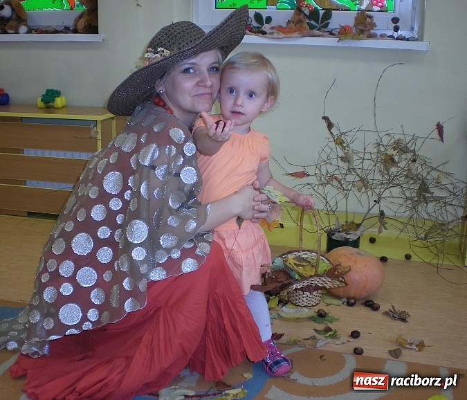 Zdjęcie w galerii na portalu naszraciborz.pl: Żłobkowicze ze Słonecznej przywitali jesień wiadomości z regionu