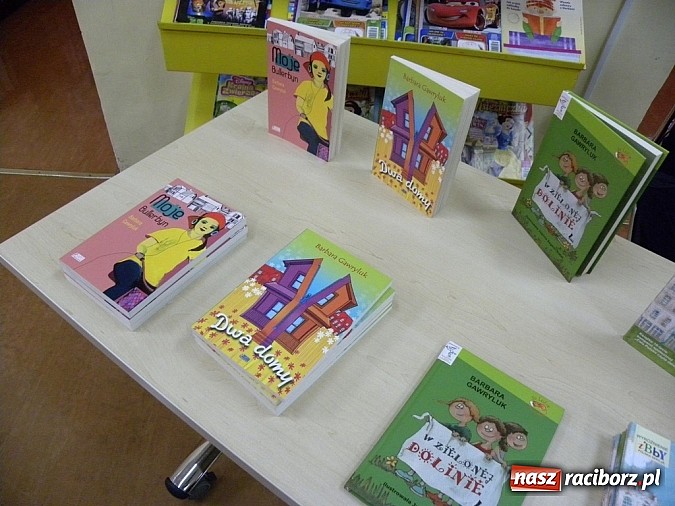 Zdjęcie w galerii na portalu naszraciborz.pl: Literacka gratka w Bibliotece wiadomości z regionu