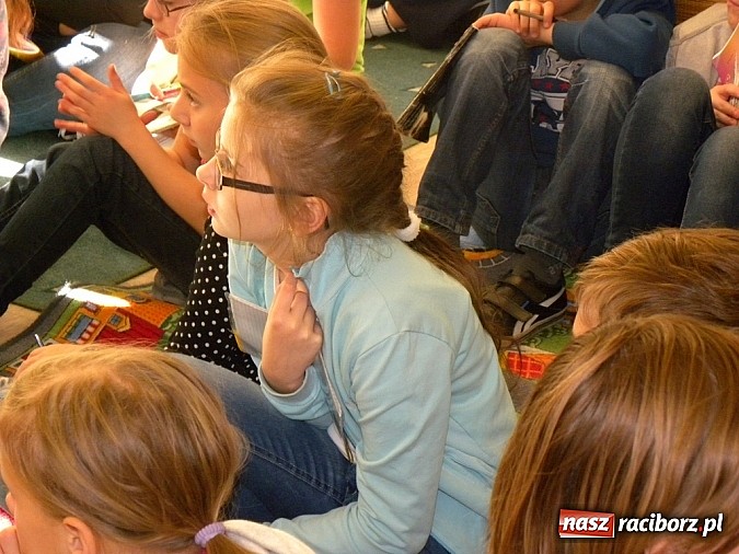 Zdjęcie w galerii na portalu naszraciborz.pl: Literacka gratka w Bibliotece wiadomości z regionu