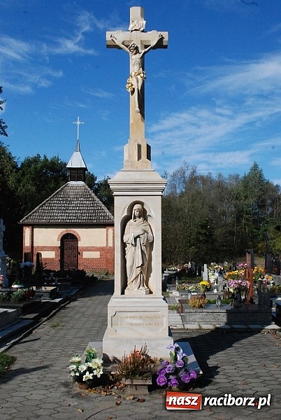 Zdjęcie w galerii na portalu naszraciborz.pl: W Kuźni Raciborskiej będą kwestować na rzecz ratowania cmentarnych zabytków wiadomości z regionu