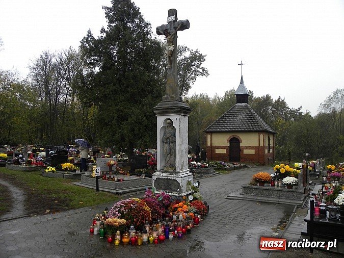 Zdjęcie w galerii na portalu naszraciborz.pl: W Kuźni Raciborskiej będą kwestować na rzecz ratowania cmentarnych zabytków wiadomości z regionu