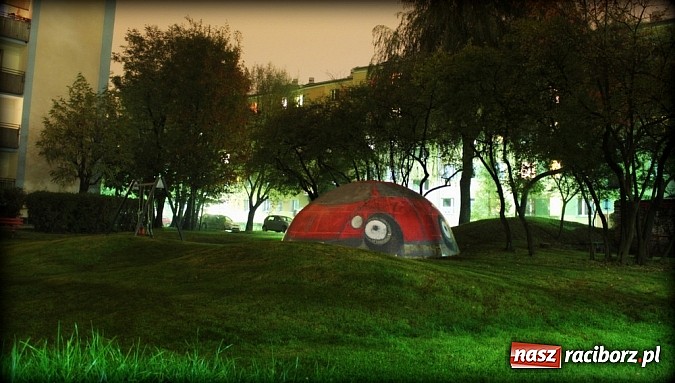 Zdjęcie w galerii na portalu naszraciborz.pl: Grupa VAG Racibórz zamieniła stare igloo w garbusa  wiadomości z regionu