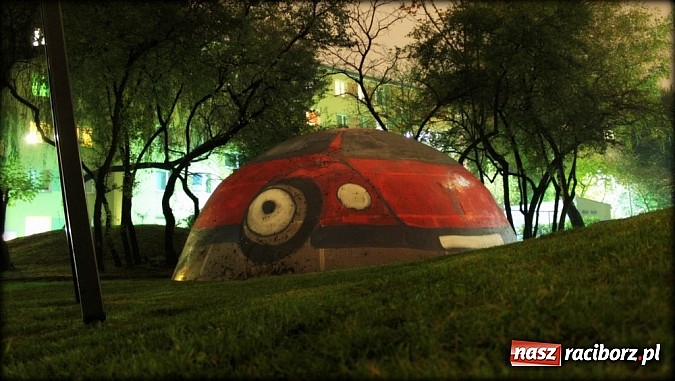 Zdjęcie w galerii na portalu naszraciborz.pl: Grupa VAG Racibórz zamieniła stare igloo w garbusa  wiadomości z regionu