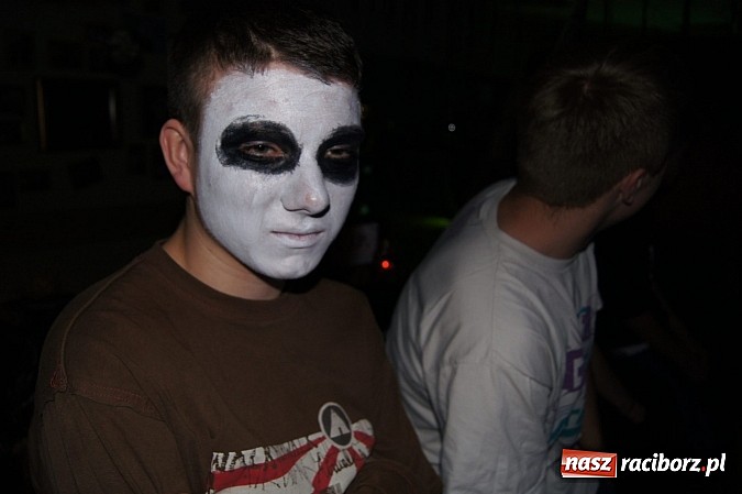 Zdjęcie w galerii na portalu naszraciborz.pl: Strefowicze straszyli na imprezie halloweenowej  wiadomości z regionu