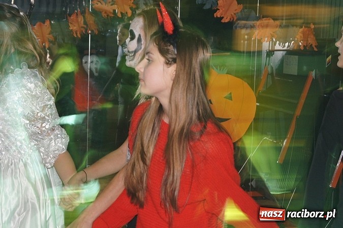 Zdjęcie w galerii na portalu naszraciborz.pl: Strefowicze straszyli na imprezie halloweenowej  wiadomości z regionu