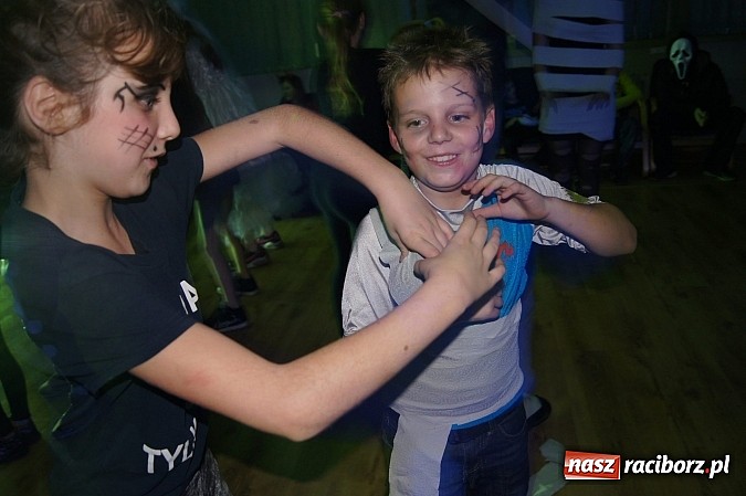 Zdjęcie w galerii na portalu naszraciborz.pl: Strefowicze straszyli na imprezie halloweenowej  wiadomości z regionu