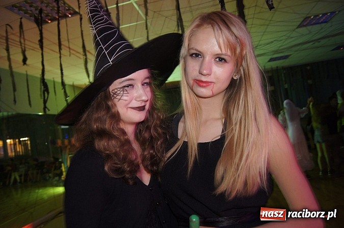 Zdjęcie w galerii na portalu naszraciborz.pl: Strefowicze straszyli na imprezie halloweenowej  wiadomości z regionu