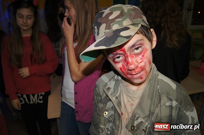 Zdjęcie w galerii na portalu naszraciborz.pl: Strefowicze straszyli na imprezie halloweenowej  wiadomości z regionu