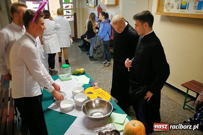 Zdjęcie w galerii na portalu naszraciborz.pl: Halloween w Zespole Szkół Zawodowych wiadomości z regionu