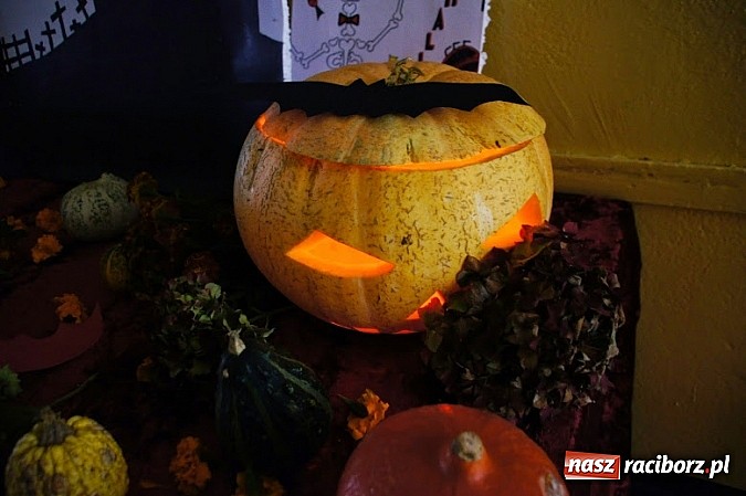 Zdjęcie w galerii na portalu naszraciborz.pl: Halloween w Zespole Szkół Zawodowych wiadomości z regionu