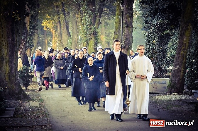 Zdjęcie w galerii na portalu naszraciborz.pl: Wszystkich Świętych na cmentarzu Jeruzalem wiadomości z regionu