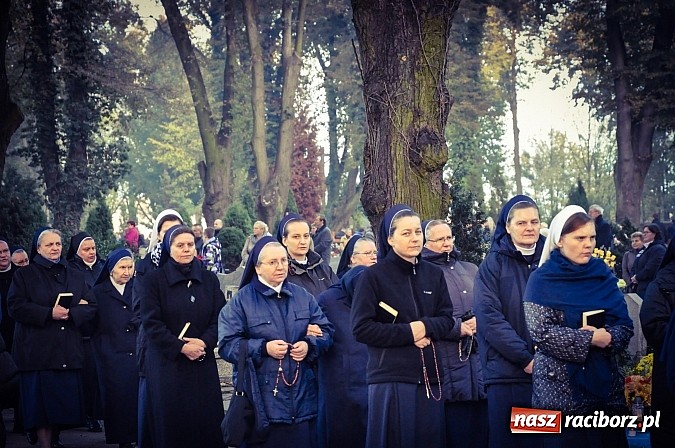Zdjęcie w galerii na portalu naszraciborz.pl: Wszystkich Świętych na cmentarzu Jeruzalem wiadomości z regionu