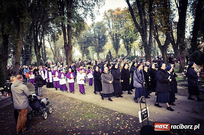 Zdjęcie w galerii na portalu naszraciborz.pl: Wszystkich Świętych na cmentarzu Jeruzalem wiadomości z regionu