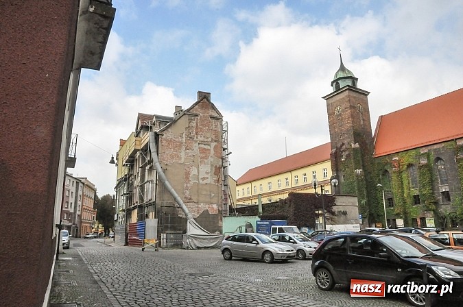 Zdjęcie w galerii na portalu naszraciborz.pl: Rozpoczął się remont kamienicy przy Długiej 39 wiadomości z regionu