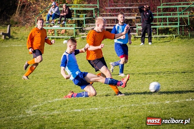 Zdjęcie w galerii na portalu naszraciborz.pl: Zryw-Dąb: Walki i bramek nie brakowało wiadomości z regionu
