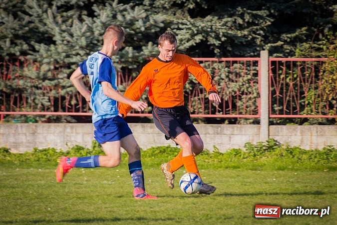 Zdjęcie w galerii na portalu naszraciborz.pl: Zryw-Dąb: Walki i bramek nie brakowało wiadomości z regionu