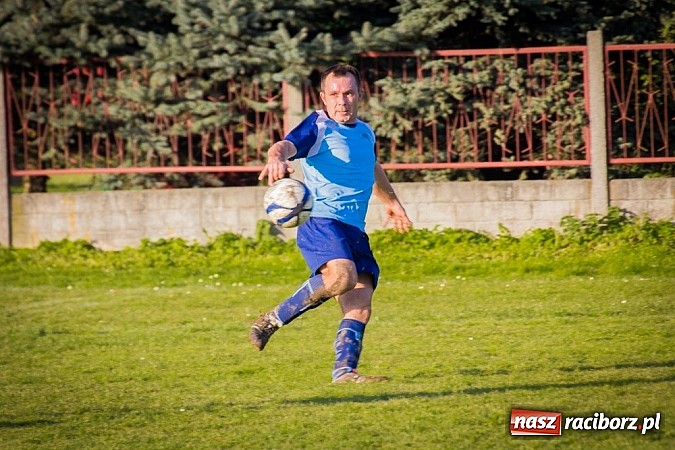Zdjęcie w galerii na portalu naszraciborz.pl: Zryw-Dąb: Walki i bramek nie brakowało wiadomości z regionu