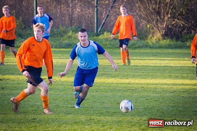 Zdjęcie w galerii na portalu naszraciborz.pl: Zryw-Dąb: Walki i bramek nie brakowało wiadomości z regionu