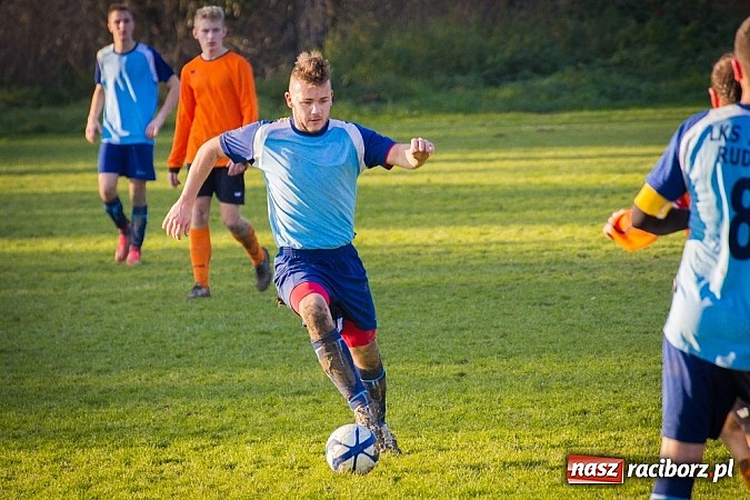 Zdjęcie w galerii na portalu naszraciborz.pl: Zryw-Dąb: Walki i bramek nie brakowało wiadomości z regionu