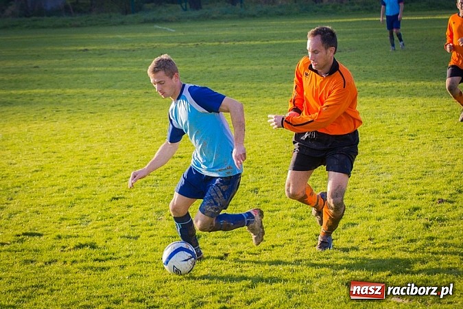 Zdjęcie w galerii na portalu naszraciborz.pl: Zryw-Dąb: Walki i bramek nie brakowało wiadomości z regionu