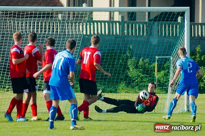 Zdjęcie w galerii na portalu naszraciborz.pl: A klasa: Udana pogoń Studziennej. Gamów na kolanach wiadomości z regionu