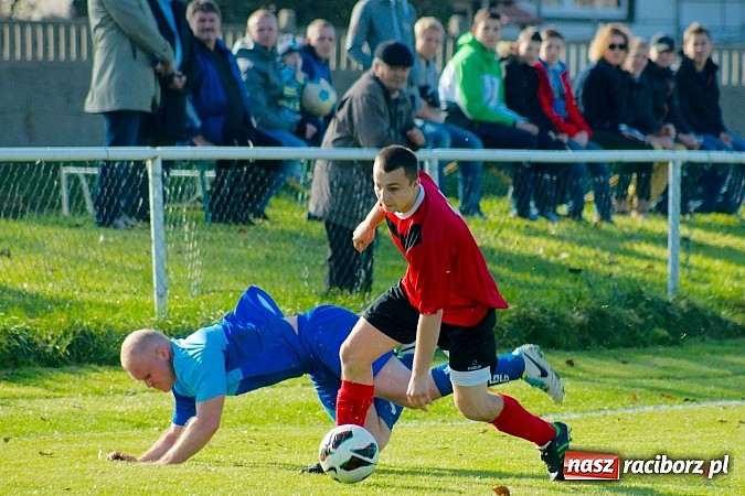 Zdjęcie w galerii na portalu naszraciborz.pl: A klasa: Udana pogoń Studziennej. Gamów na kolanach wiadomości z regionu