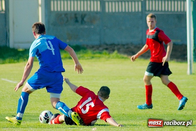 Zdjęcie w galerii na portalu naszraciborz.pl: A klasa: Udana pogoń Studziennej. Gamów na kolanach wiadomości z regionu