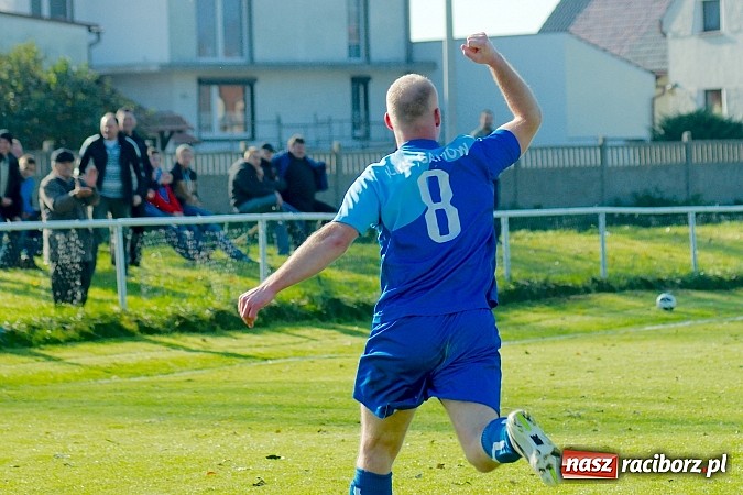 Zdjęcie w galerii na portalu naszraciborz.pl: A klasa: Udana pogoń Studziennej. Gamów na kolanach wiadomości z regionu