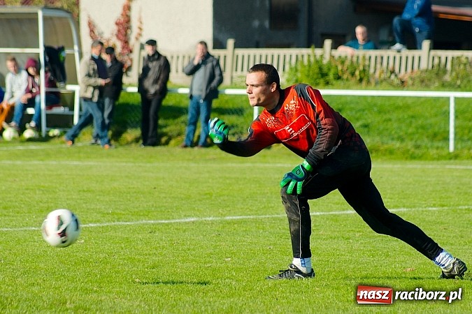 Zdjęcie w galerii na portalu naszraciborz.pl: A klasa: Udana pogoń Studziennej. Gamów na kolanach wiadomości z regionu