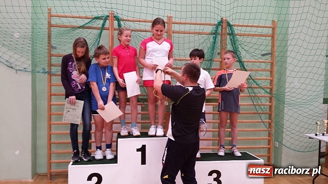 Zdjęcie w galerii na portalu naszraciborz.pl: Wieczorny Turniej Badmintona o Puchar Dyrektora OSiR wiadomości z regionu