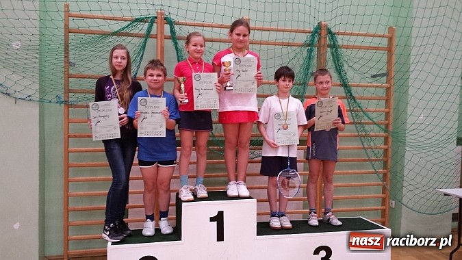 Zdjęcie w galerii na portalu naszraciborz.pl: Wieczorny Turniej Badmintona o Puchar Dyrektora OSiR wiadomości z regionu