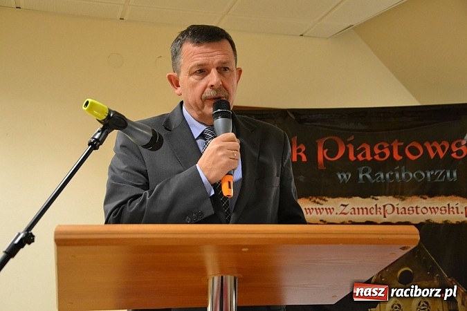 Zdjęcie w galerii na portalu naszraciborz.pl: Biografia biskupa Józefa Gawliny - wykład na zamku wiadomości z regionu