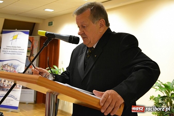 Zdjęcie w galerii na portalu naszraciborz.pl: Biografia biskupa Józefa Gawliny - wykład na zamku wiadomości z regionu