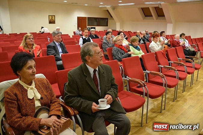 Zdjęcie w galerii na portalu naszraciborz.pl: Biografia biskupa Józefa Gawliny - wykład na zamku wiadomości z regionu