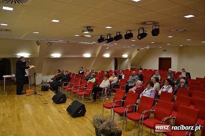 Zdjęcie w galerii na portalu naszraciborz.pl: Biografia biskupa Józefa Gawliny - wykład na zamku wiadomości z regionu