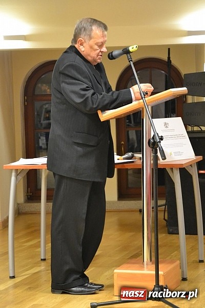 Zdjęcie w galerii na portalu naszraciborz.pl: Biografia biskupa Józefa Gawliny - wykład na zamku wiadomości z regionu